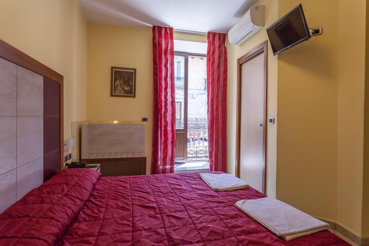 Hotel Conte Ruggero Serra San Bruno Zewnętrze zdjęcie