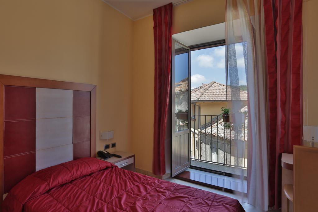 Hotel Conte Ruggero Serra San Bruno Pokój zdjęcie
