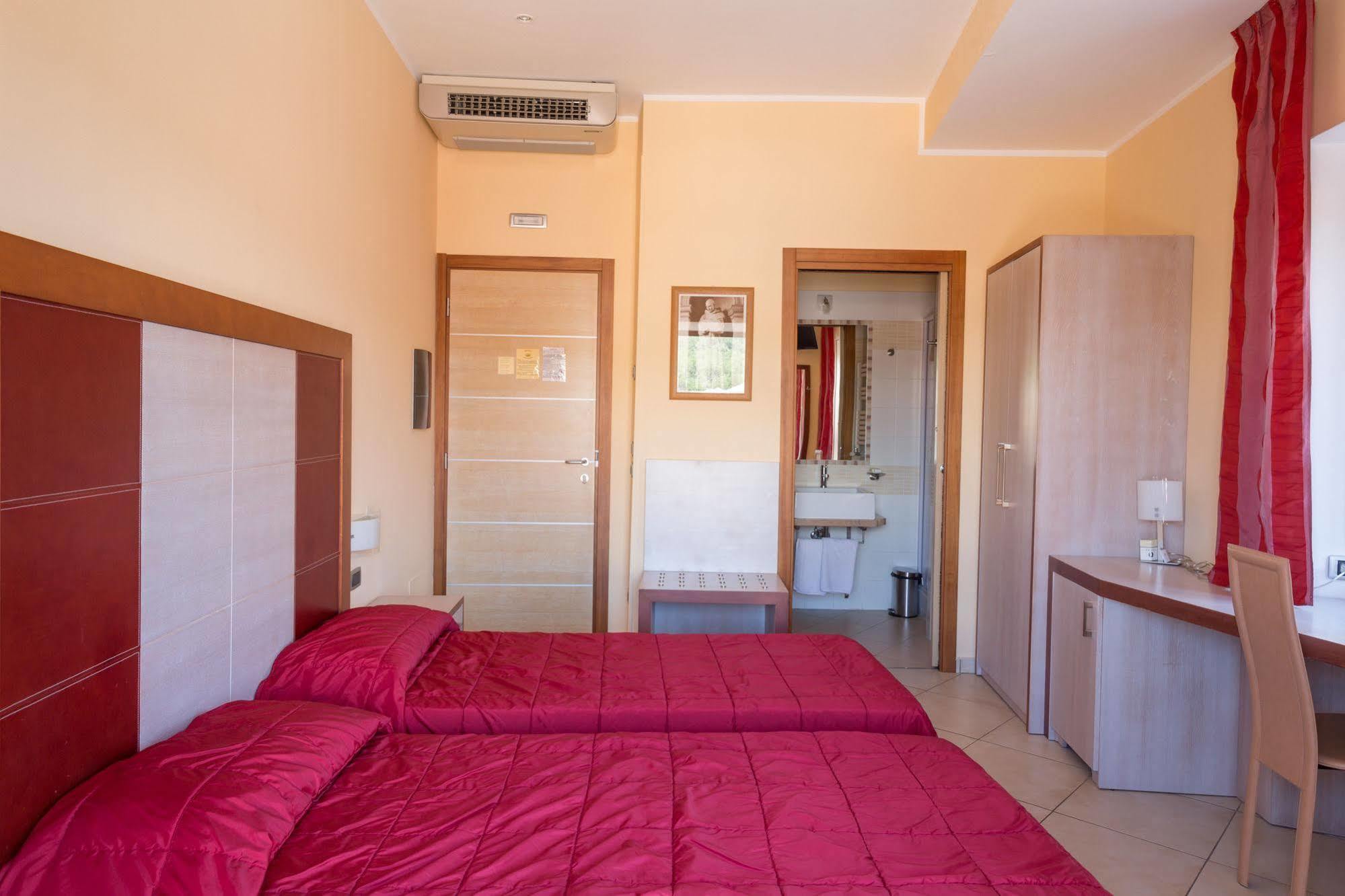 Hotel Conte Ruggero Serra San Bruno Zewnętrze zdjęcie