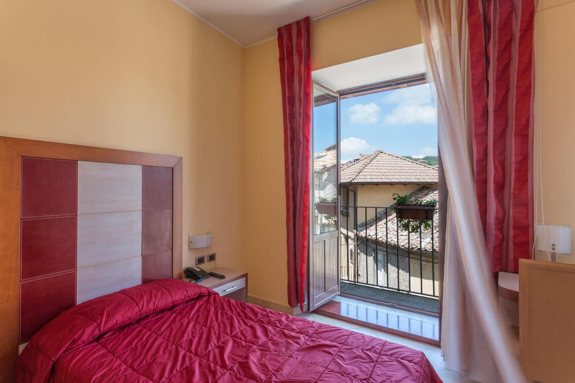 Hotel Conte Ruggero Serra San Bruno Zewnętrze zdjęcie